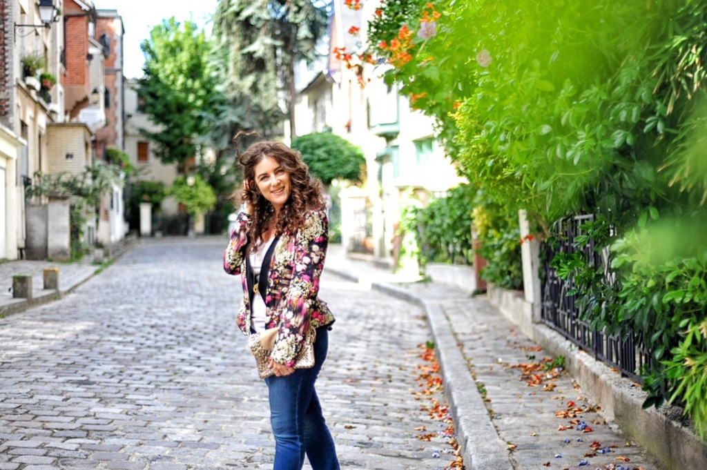 Sara in Montmartre